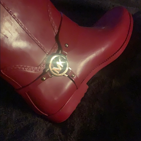 Michael Kors size 8 rain boots - Picture 3 of 3